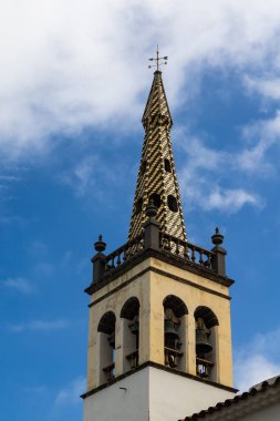 Iglesia de Santiago Apostol 'un çan kulesi, Realejo Alto' nun ana kilisesi, Los Realejos, Tenerife Kanarya Adası, İspanya