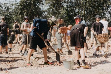 06.08.2022 Irpin, Ukraine: Ukrainian volunteers are rebuilding the destroyed post-war houses of civilians who suffered losses from Russian tanks and artillery