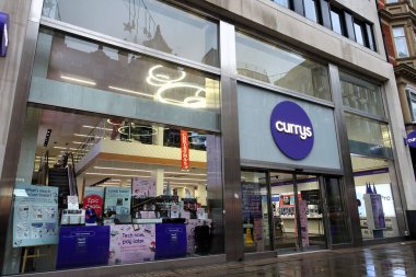 Currys, 94 'ten 98 Oxford Caddesi' ne. Currys, Birleşik Krallık ve İrlanda 'da faaliyet gösteren bir elektrik perakendecisi..