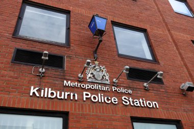 Metropolitan Polis Merkezi Kilburn Polis Merkezi İmza: