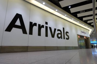 Heathrow Havaalanı Terminali 4 'e varış alanı.