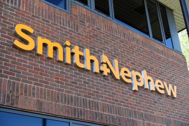 Smith ve yeğen şirket logosu Croxley Park, Hatters Lane, Watford 'daki merkezde.