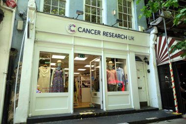 Kanser Araştırmaları hayır kurumu, 75 Hampstead High Street, Londra
