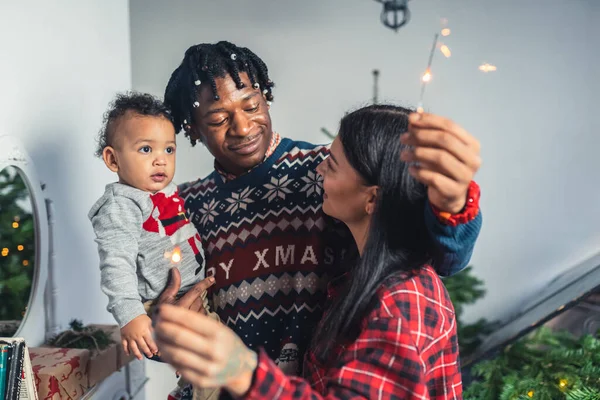 Multiracial Family Three Christmas Sparkling Fire Sticks High Quality Photo — Φωτογραφία Αρχείου