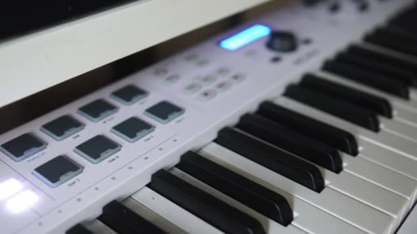 Keys Electronic Synthesizer Buttons Lighten Closeup High Quality Footage — Stok Video