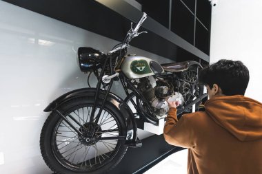 Varşova, Polonya 17.01.2023 - Varşova Teknoloji Müzesi - Polonya Sokol savaş öncesi motosikleti sivil ve askeri kullanım için üretildi. Yüksek kalite fotoğraf