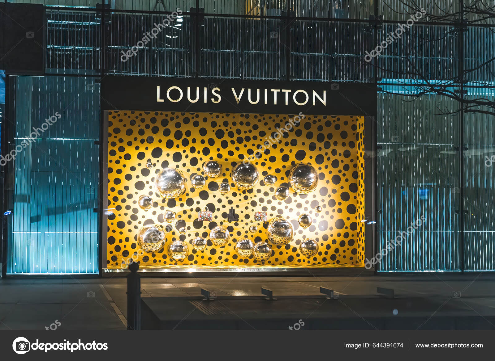 Valletta Malta 2023 Advertisement Louis Vuitton Shop Window Big