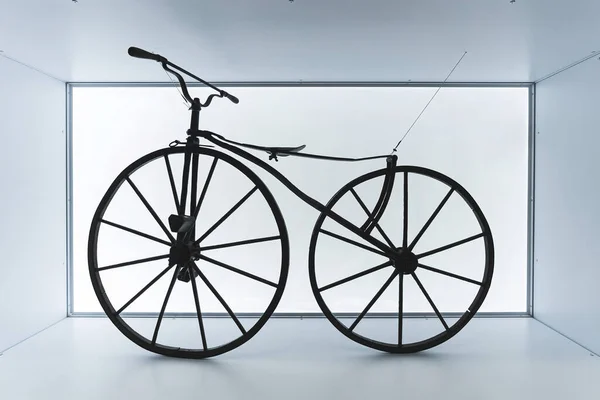 Полный Снимок Одного Старейших Видов Велосипеда Музее Техники Польше Высокое — стоковое фото