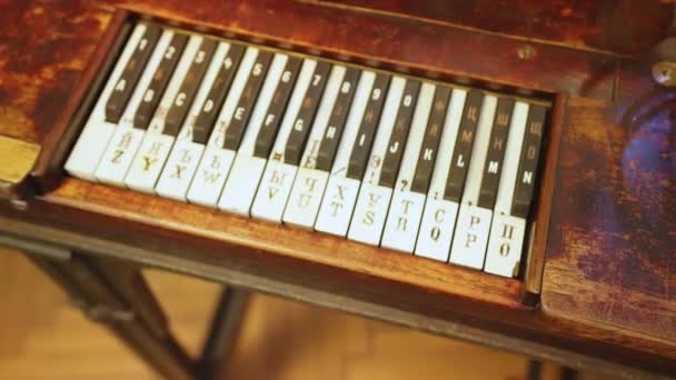 Hughes Phelps Telgrafı Piyano Tabanlı Bir Metin Giriş Cihazı Yüzyıl — Stok video