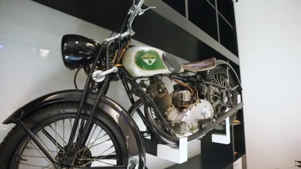 Varsó Lengyelország 2023 Lengyel Sokol Márkájú Motorkerékpár Varsói Műszaki Múzeumban — Stock videók