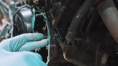 Motorsiklet şanzıman kutusunda sahte nötr yokedici kiti var. Yüksek kalite 4k görüntü