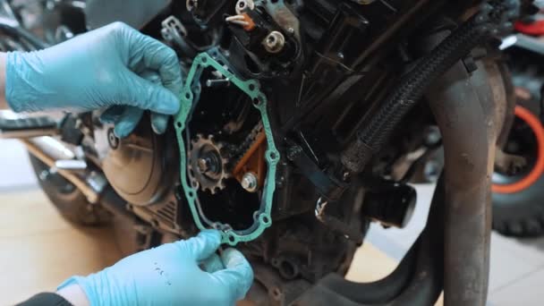 Fechar Colocando Falso Kit Eliminador Neutro Caixa Transmissão Motocicleta Imagens — Vídeo de Stock