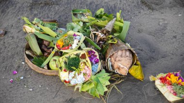 Ölülerin çiçeği.