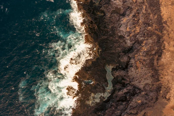 Beautiful Drone Shot Waves Gently Breaking Shore Rocks Sunset Amazing — Stock Photo, Image