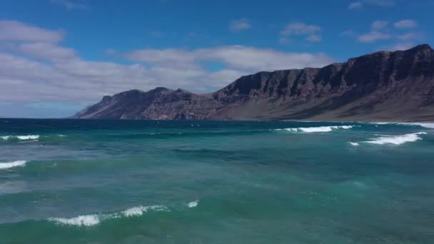 Panorama Estrada Vazia Através Deserto Arenoso Vulcânico Ilhas Canárias Lanzarote — Vídeo de Stock