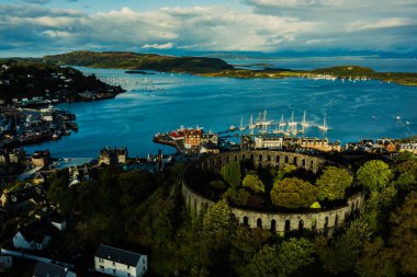 Oban, İskoçya, İngiltere 'deki McCaig Kulesi.