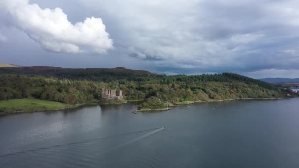 Castillo Puerto Dunvegan Isla Skye Escocia Día Nube — Vídeos de Stock