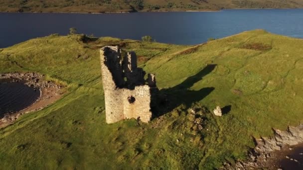 Vista Arruinado Castelo Ardvreck Século Xvi Sobre Loch Assynt Sutherland — Vídeo de Stock