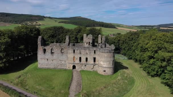 苏格兰巴尔维尼城堡一个令人印象深刻的中世纪废墟 — 图库视频影像