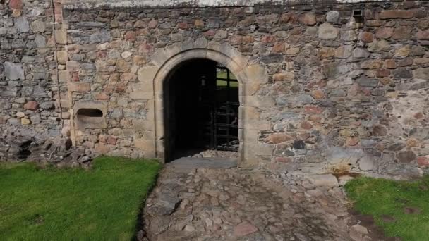 苏格兰巴尔维尼城堡一个令人印象深刻的中世纪废墟 — 图库视频影像