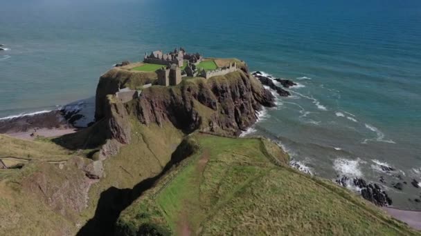 Dunnottar Castle Stonhaven Mit Luftaufnahme — Stockvideo