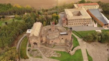 Nice castle in Javier, which maintains walls and many parts of the castle