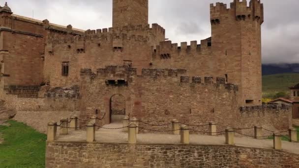 Ωραίο Κάστρο Στο Javier Οποίο Διατηρεί Τείχη Και Πολλά Μέρη — Αρχείο Βίντεο