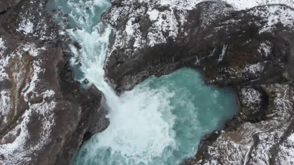 Водопад Альдейярфосс Исландии Удивительный Пейзаж Красивом Туристическом Районе Чудо Природы — стоковое видео