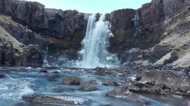 Doğu İzlanda 'da Seydisfjordur yakınlarındaki Gufufoss.