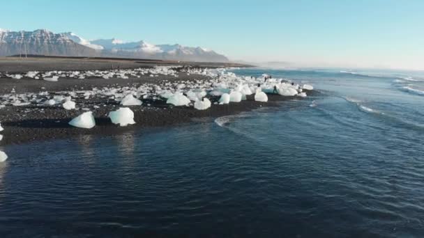 Όμορφη Ανατολή Στην Παραλία Διαμάντι Κοντά Jokulsarlon Λιμνοθάλασσα Ισλανδία — Αρχείο Βίντεο