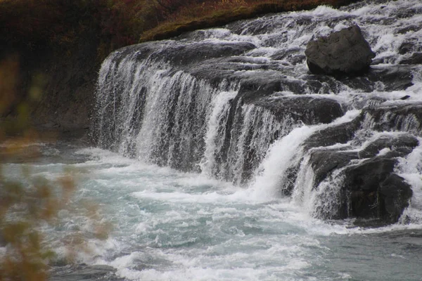 Hraunfossar Borgarfjordur Westisland Ist Eine Reihe Von Wasserfällen Die Von — Stockfoto
