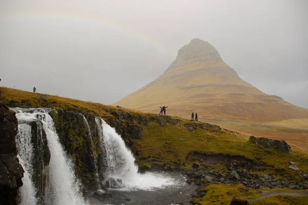 Знаменитый Водопад Киркьюфелльсфилд Горой Киркьюфелл Заднем Плане Исландии — стоковое фото