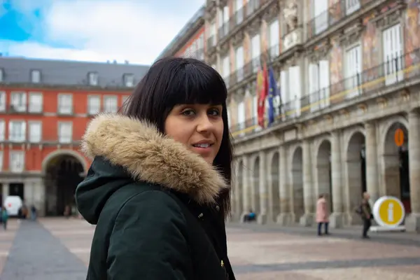 Mooi Europees Meisje Door Plaza Real Madrid Winter — Stockfoto