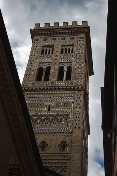 Santa Maria Magdalena İspanya 'nın Zaragoza şehrinde 14. yüzyılda Mudejar tarzında inşa edilmiş bir kilise.