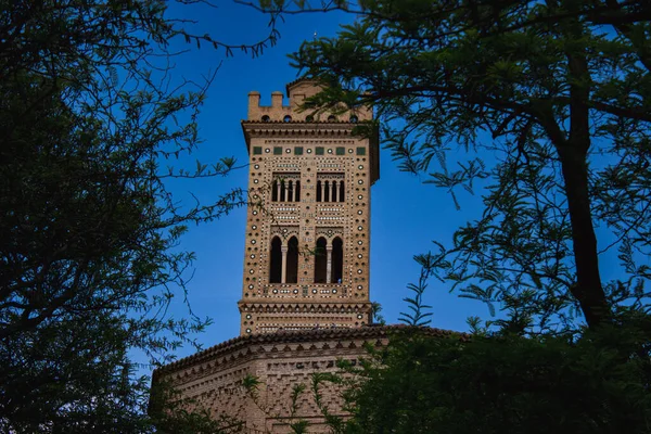 Santa Maria Magdalena İspanya 'nın Zaragoza şehrinde 14. yüzyılda Mudejar tarzında inşa edilmiş bir kilise.