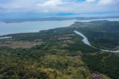 Filipinler 'de Busuanga Nehri manzarası