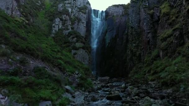 Wailing Widow Falls Assynt Północno Zachodnia Szkocja Wodospad Wygładzoną Wodą — Wideo stockowe