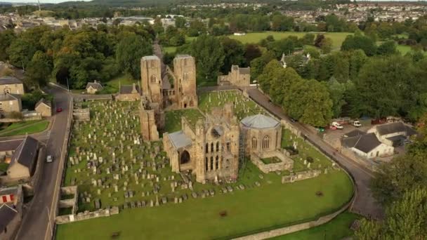 Vista Aérea Las Ruinas Catedral Elgin Atardecer Moray Escocia Reino — Vídeo de stock