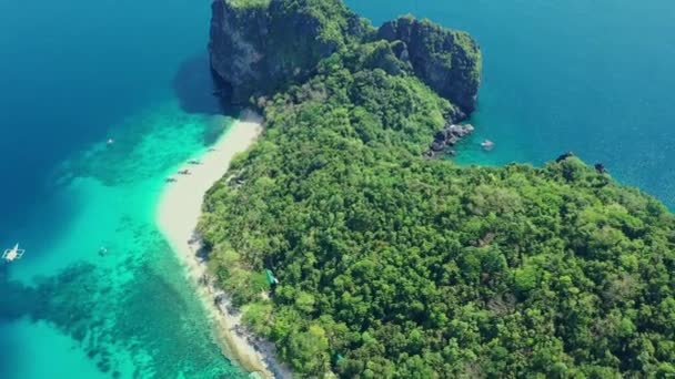 Helikopter Adası Nın Güneşli Bir Günde Turkuaz Sularıyla Hava Manzarası — Stok video