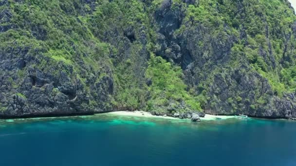 Matinloc Adası Ndaki Tropik Bir Plajın Havadan Görünüşü — Stok video