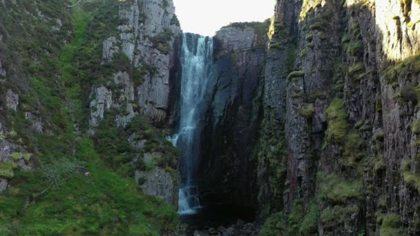 Воющий Водопад Вдовы Ассинте Северо Западное Нагорье Шотландии Водопады Гладкой — стоковое видео