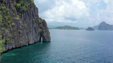 Filipin adalarındaki kayaların hava manzarası