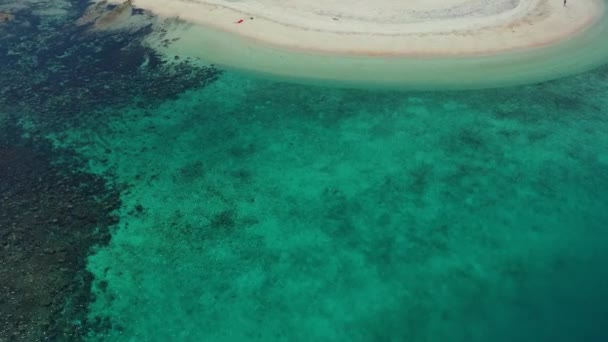 Hermosa Vista Aérea Una Playa Tropical Paradisíaca Maltatayoc Filipinas — Vídeo de stock