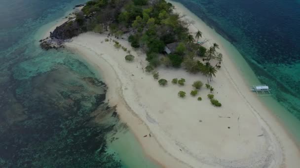 Luftaufnahme Des Wunderschönen Fischförmigen Inselparadieses Pagtenga Das Den Calamianes Inseln — Stockvideo