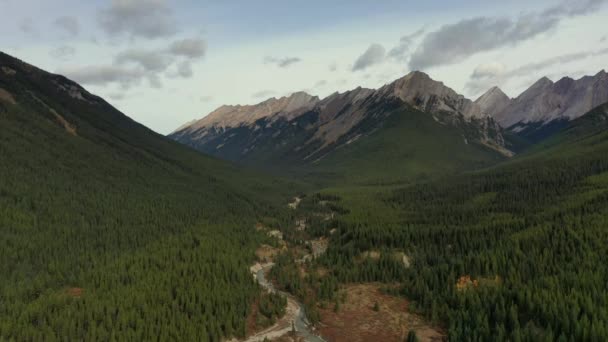 Vista Aérea Incrível Johnston Canyon Nas Montanhas Rochosas Canadá Com — Vídeo de Stock