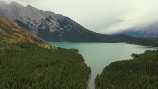 Letecký Pohled Stewart Canyon Jezera Minnewanka Národní Park Banff Kanada — Stock video