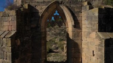 Santa Maria de Vallsanta manastırının havadan görünen kalıntıları, Lleida ilinin Guimera belediyesinde yer almaktadır.