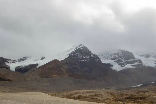 stock image Athabasca Glacier - Jasper National Park. Cold winds blow down the Athabasca Glacier in Jasper National Park - Canada.