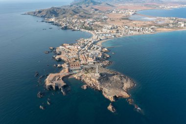 İspanya 'da Manga Mar Menor Murcia yakınlarındaki Cabo de Palos deniz fenerinin hava manzarası