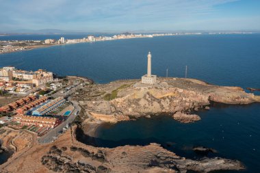 İspanya 'da Manga Mar Menor Murcia yakınlarındaki Cabo de Palos deniz fenerinin hava manzarası